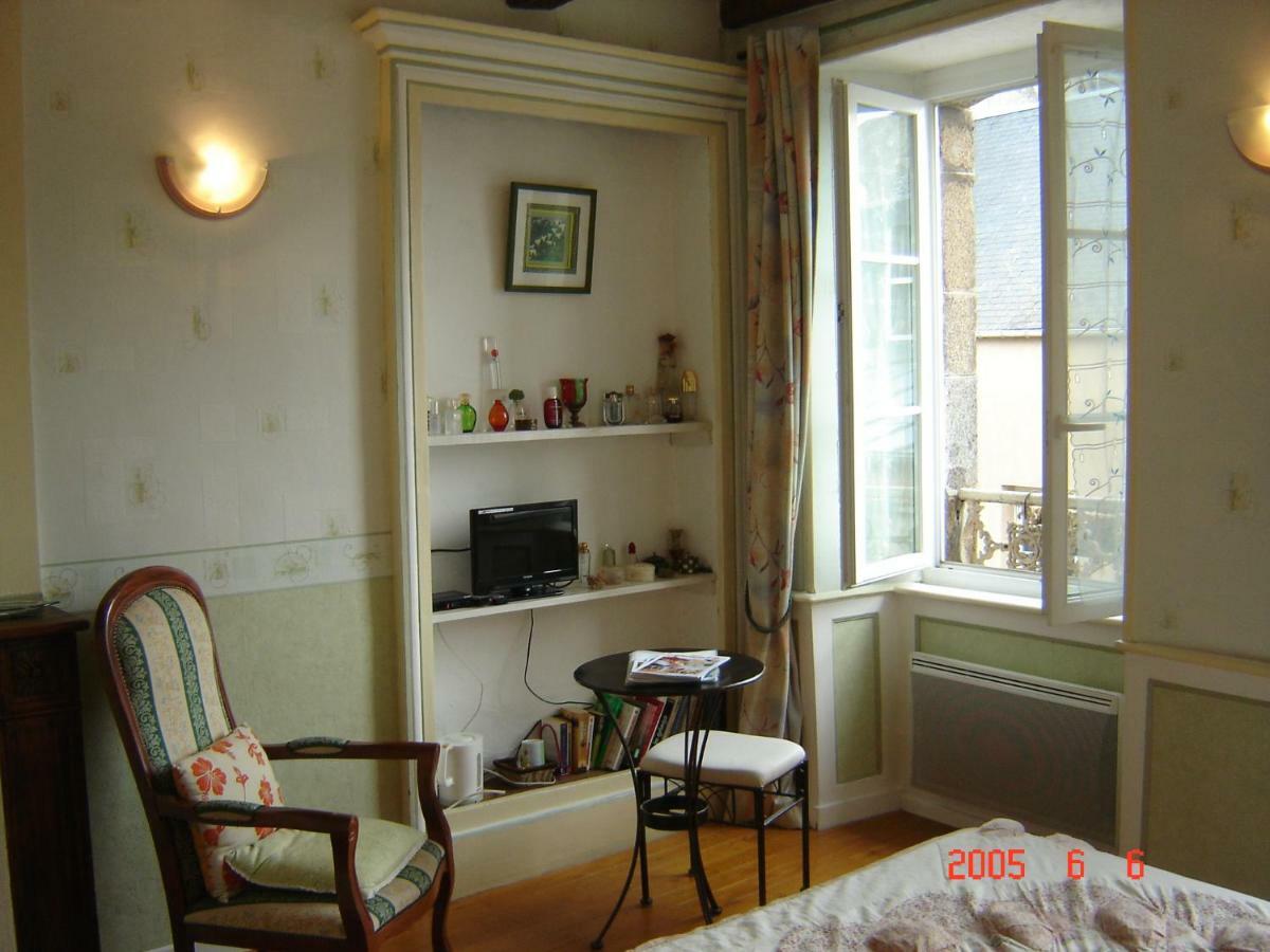 Le Logis Du Roc Bed and Breakfast Γκρανβίλ Εξωτερικό φωτογραφία